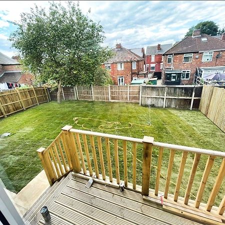 Rotherham - Rawmarsh - Great Customer Feedback - 2 Bed Bungalow - New Build - High End Furnishings - Wheel Chair Accessible - Large Enclosed Garden - Dog Friendly المظهر الخارجي الصورة