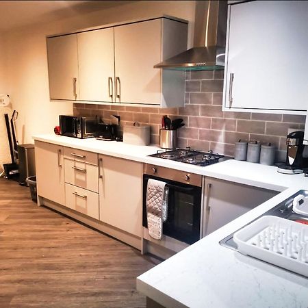 Rotherham - Rawmarsh - Great Customer Feedback - 2 Bed Bungalow - New Build - High End Furnishings - Wheel Chair Accessible - Large Enclosed Garden - Dog Friendly المظهر الخارجي الصورة