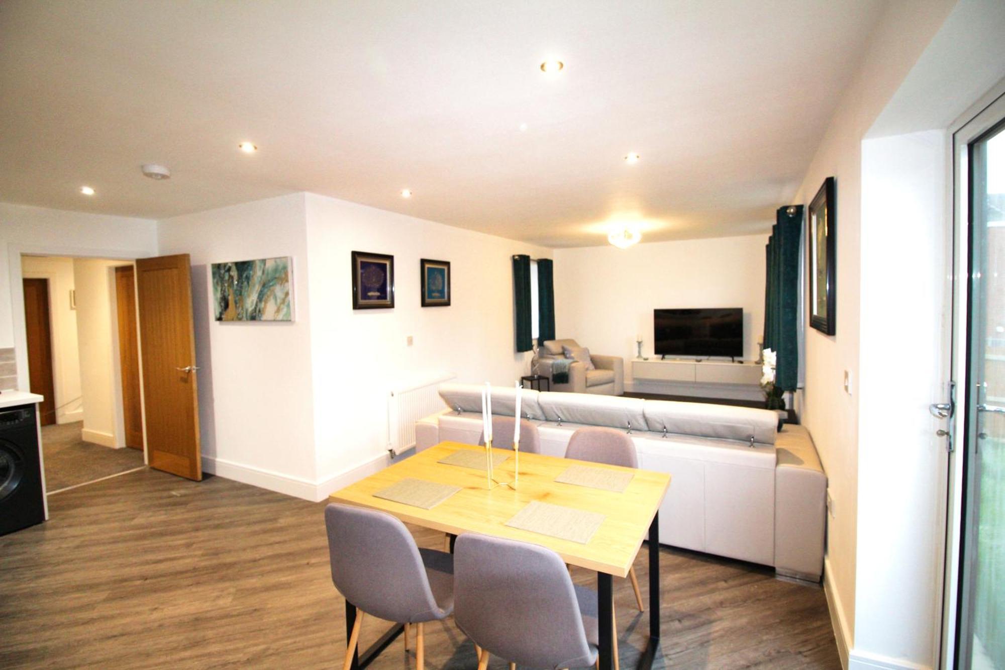 Rotherham - Rawmarsh - Great Customer Feedback - 2 Bed Bungalow - New Build - High End Furnishings - Wheel Chair Accessible - Large Enclosed Garden - Dog Friendly المظهر الخارجي الصورة